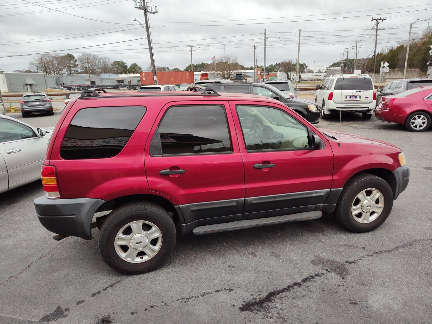 2004 Red Ford Escape (1FMYU03194K) , Automatic transmission, located at 5700 Curlew Drive, Norfolk, VA, 23502, (757) 455-6330, 36.841885, -76.209412 - Photo#17